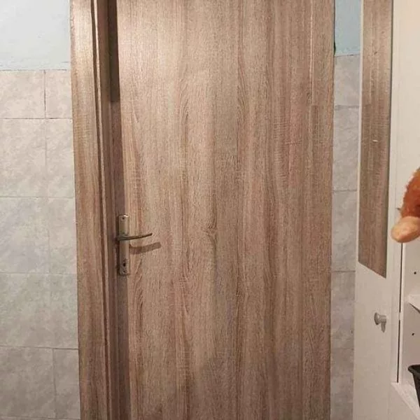 Elegáns dekor beltéri ajtó különböző színekben és stílusokban, otthonába tökéletes illeszkedéssel.