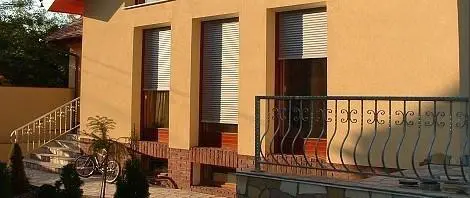 Vakolható tokos redőnyök