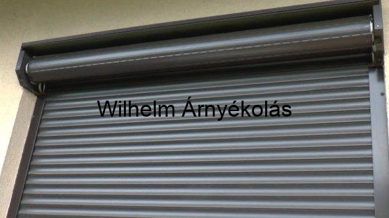 Okos redőny, amely az energiahatékonyságot és kényelmet ötvözi az okos otthonokban.